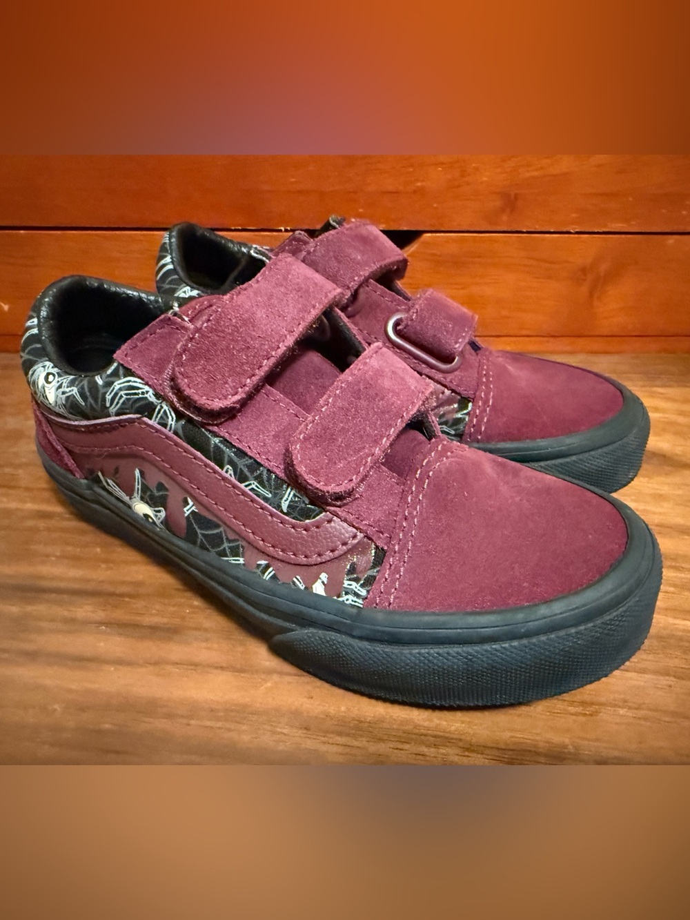 Vans old school V Kids Burgundy and Black Velcro Sneakers Kids size 11.5